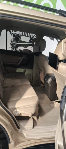 
										Toyota – Land cruiser full									