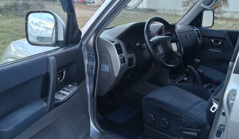 
								MITSUBISHI MONTERO full									