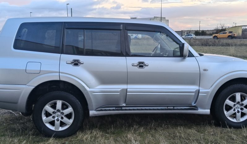 
								MITSUBISHI MONTERO full									