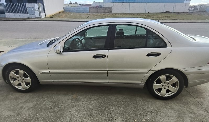 
								MERCEDES C220CDI 285.000KM full									