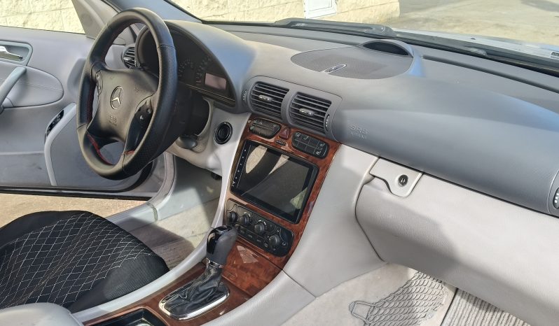 
								MERCEDES C220CDI 285.000KM full									
