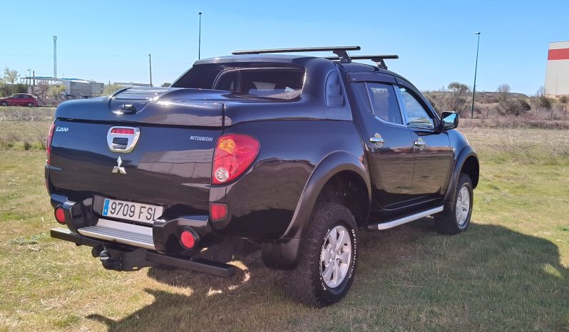 
								Mitsubishi l200 66.000km homologada full									