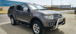 
Mitsubishi l200 automático 2.5 180cv full									