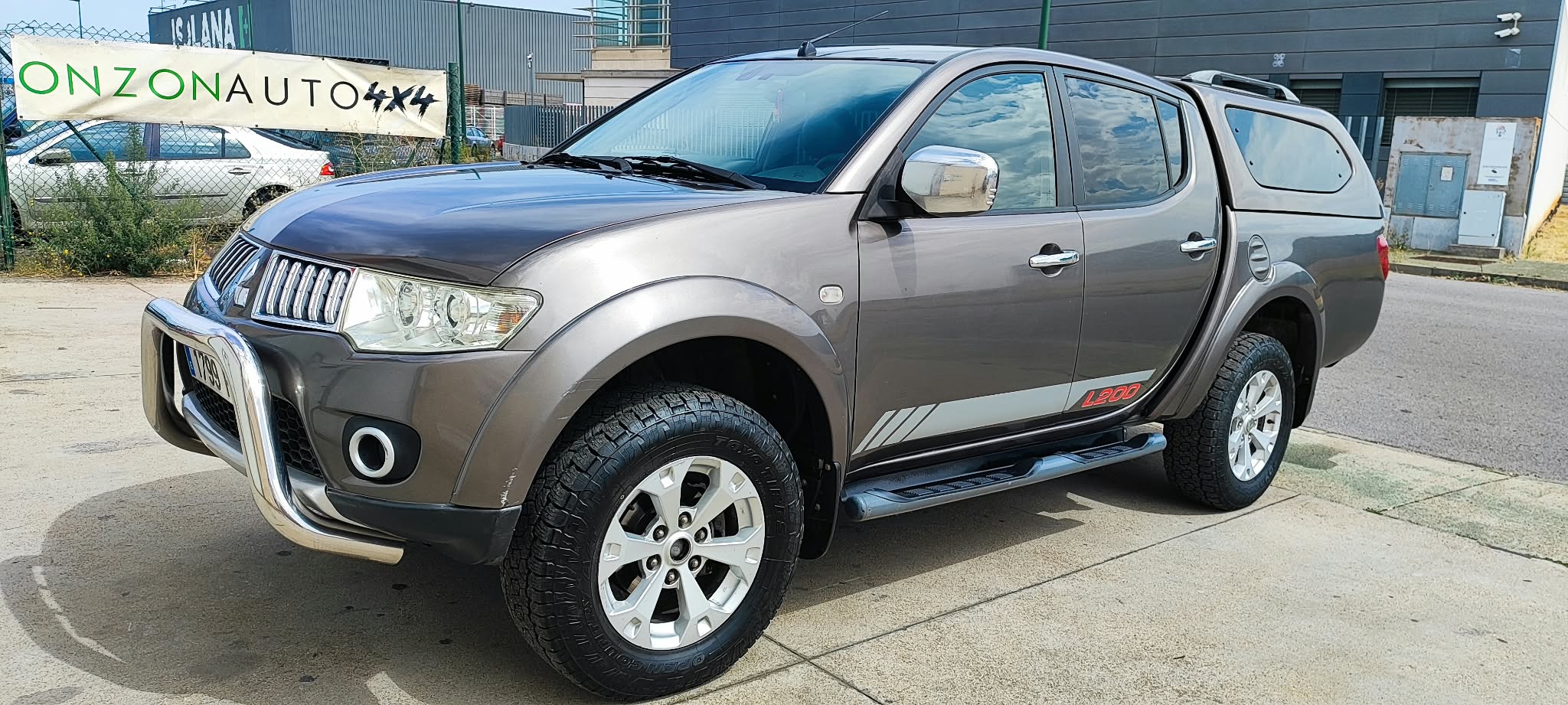 Mitsubishi l200 automático 2.5 180cv