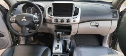 
Mitsubishi l200 automático 2.5 180cv full									