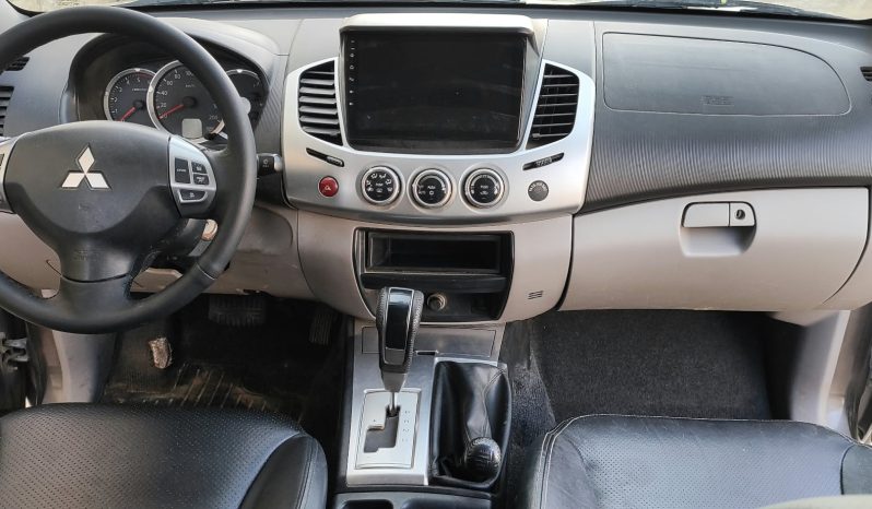 
Mitsubishi l200 automático 2.5 180cv full									
